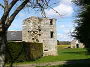 tour ancien chateau de yvignac