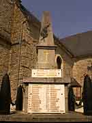 monument aux morts montreuil sous perouse