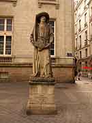 statue de henri le navigateur franco de souza nantes