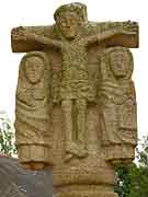 saint-gerand calvaire avec autel du bourg