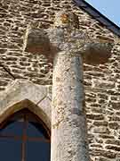croix devant la chapelle saint-meen bourseul