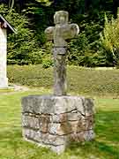 coetlogon croix pres eglise saint-thuriau