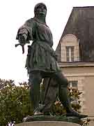 statue de beaumanoir dinan