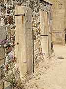 hillion pierre tombale pres de l eglise saint-jean-baptiste