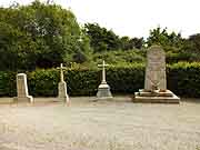 monument aux morts jugon les lacs
