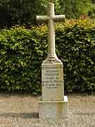 monument aux morts jugon les lacs