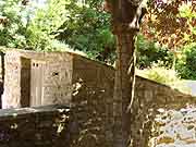 fontaine et lavoir pres eglise saint-yves de la poterie lamballe