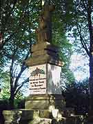 monument aux morts du guiaudet lanrivain