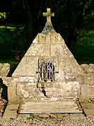 fontaine notre-dame le vieux-bourg