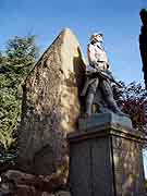 monument aux morts le vieux-bourg