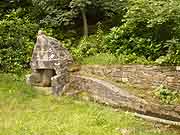 fontaine saint-envel loc-envel