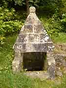 fontaine saint-envel loc-envel