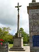 mael-pestivien croix de l eglise saint-laurent