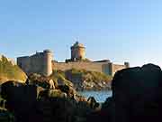 chateau de fort la latte plevenon