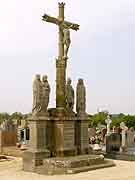 monument aux morts de la resistance plouec du trieux