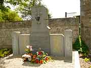 plounevez-moedec monument aux morts 1939-1945
