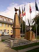 monument aux morts plourhan