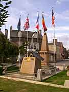 monument aux morts plourhan