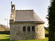 quintenic-chapelle-pres-de-l-eglise-saint-pierre