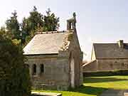quintenic-chapelle-pres-de-l-eglise-saint-pierre