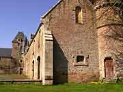 dependance ancienne du chateau de la vallee quintenic