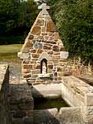 fontaine de guignan saint-jean kerdaniel