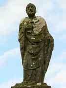 saint-laurent statue pres de l eglise saint-laurent