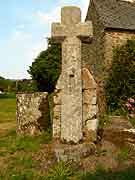 croix du mur pres de la chapelle saint-lunaire saint-lormel