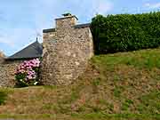 saint-lormel monument aux morts de la resistance