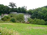 remparts du chateau de pelem saint-nicolas du pelem