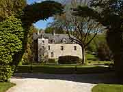 remparts du chateau de pelem saint-nicolas du pelem