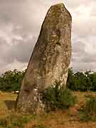 menhir au nord de perfaux saint-vran