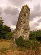 menhir au nord de perfaux saint-vran