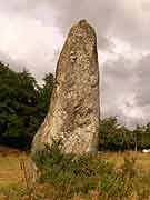 menhir au nord de perfaux saint-vran