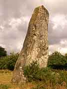 menhir au nord de perfaux saint-vran