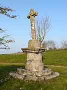 croix de la chapelle notre-dame du haut tredaniel