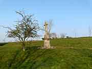 croix de la chapelle notre-dame du haut tredaniel