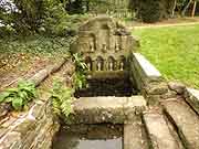 fontaine des sept saints yffiniac