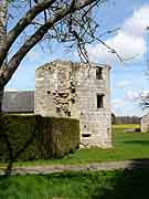 tour ancien chateau de yvignac