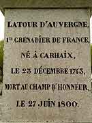 27 juin 1800 Mort du «Premier Grenadier de la République» 29-carhaix-plouguer-statue-de-theophile-malo-corret-de-la-tour-d-auvergne-3l