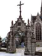 gouesnou monument aux morts