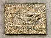 henvic pierre tombale pres de l ancienne eglise saint-maudez et sainte-juvette