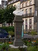 statue de charles cornic morlaix