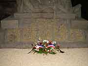 monument aux morts des fusilles et resistants saint-pol de leon