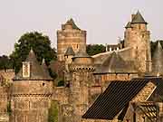 chateau de fougeres et ses remparts fougeres