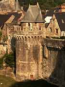 chateau de fougeres et ses remparts fougeres