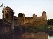 chateau de fougeres et ses remparts fougeres