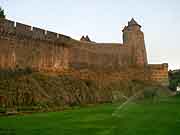 remparts du chateau fougeres