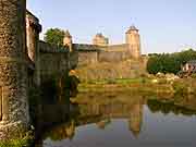 remparts du chateau fougeres