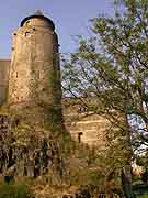 tour des gobelins et poterne fougeres